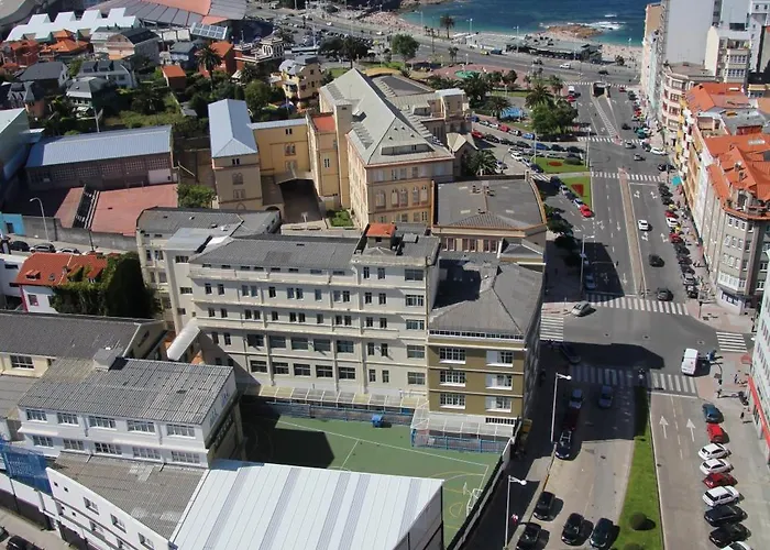 Residencia Universitaria Jose Sardina *